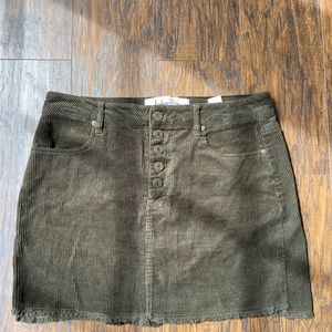 Brand New Without Tags juniors green corduroy skirt